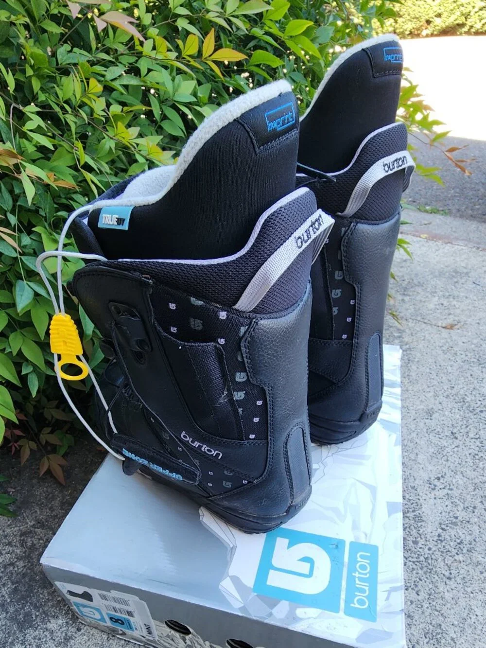 Burton euc women